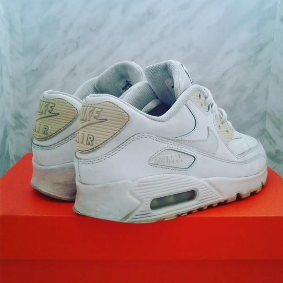 Nike Air Max 90 Ltr Sneaker GS 6.5Y  women's size 8 triple White 724821-100 - Picture 4 of 6